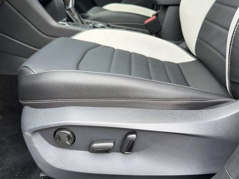 New 2026 Volkswagen Taos SEL AWD/4WD image 15