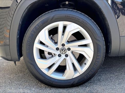 Certified 2023 Volkswagen Atlas SE FWD image 8