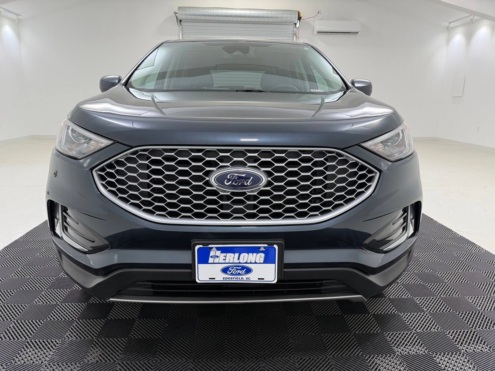 Used 2023 Ford Edge SEL w/ Convenience Package AWD/4WD image 2