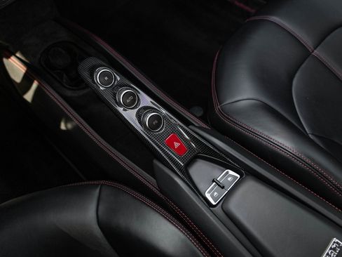 Used 2020 Ferrari F8 Tributo image 30