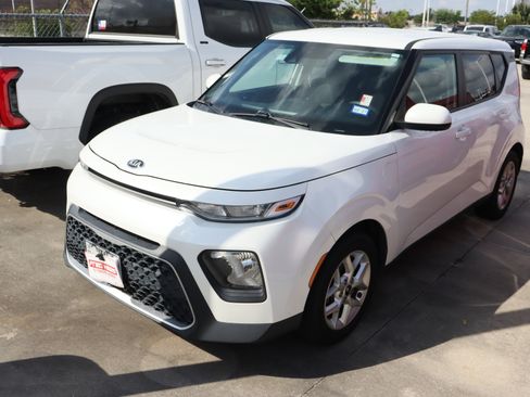 Used 2021 Kia Soul S image 4
