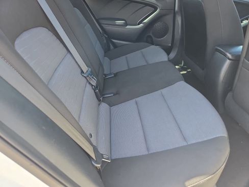 Used 2016 Kia Forte EX image 18