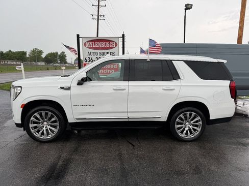 Used 2022 GMC Yukon SLT w/ SLT Premium Package AWD/4WD image 1