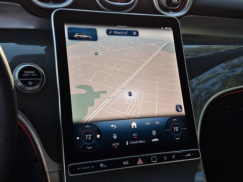 Used 2025 Mercedes-Benz GLC 300 4MATIC image 17