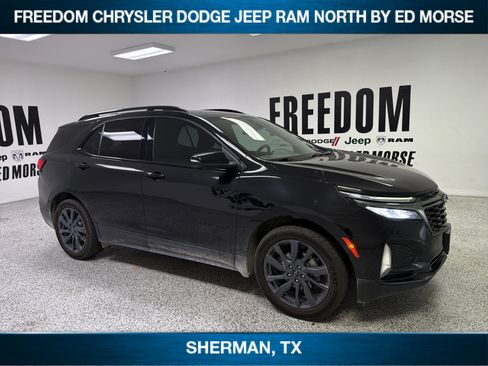 Used 2023 Chevrolet Equinox RS w/ RS Leather Package FWD image 3