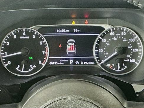 Used 2024 Nissan Pathfinder SV FWD image 2