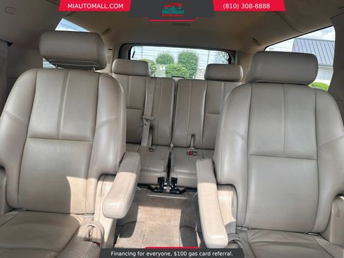 Used 2008 Chevrolet Suburban LTZ w/ LTZ Preferred Equipment Group AWD/4WD image 17