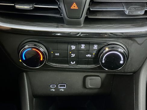 Used 2025 Buick Encore GX Preferred FWD image 22