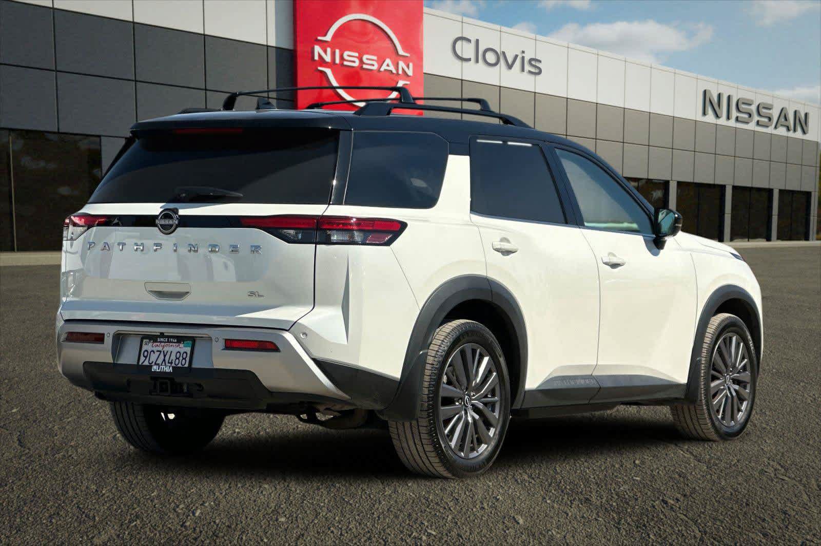Certified 2022 Nissan Pathfinder SL w/ SL Premium Package FWD image 3