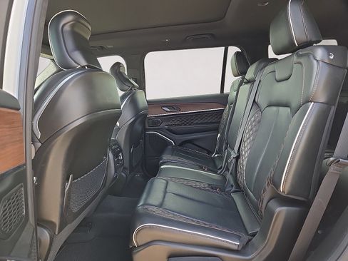 Used 2023 Jeep Grand Cherokee L Summit w/ MOPAR Finishing Package AWD/4WD image 17