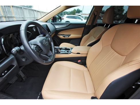 Used 2024 Lexus NX 250 FWD w/ Towing Package (2000 Lbs) image 15