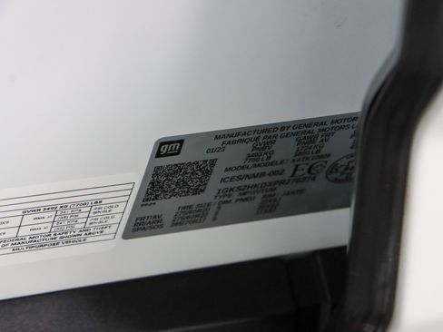 Used 2023 GMC Yukon XL AT4 image 38