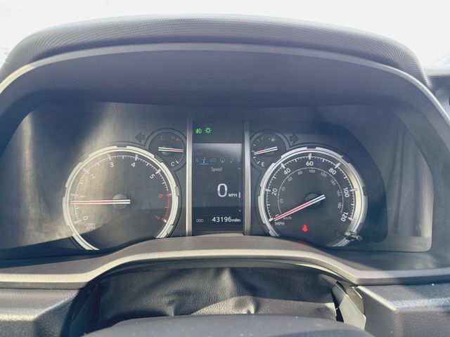 Used 2022 Toyota 4Runner TRD Off-Road Premium AWD/4WD image 11