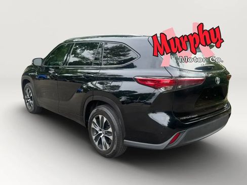 Used 2020 Toyota Highlander XLE FWD image 4