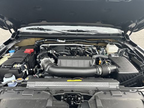 New 2026 Nissan Frontier S image 9