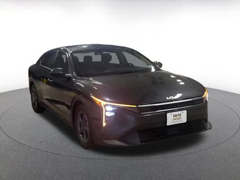 Used 2025 Kia K4 LXS image 3