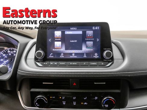 Used 2023 Nissan Rogue S AWD/4WD image 12