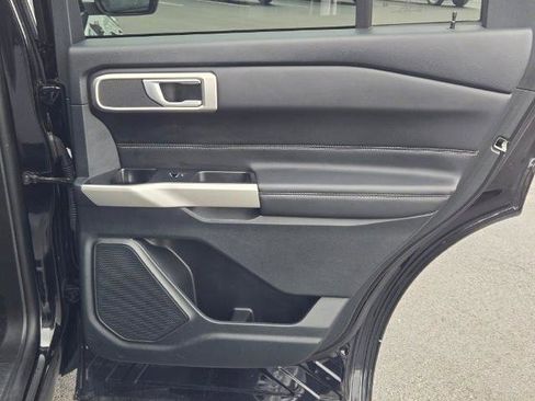 Certified 2023 Ford Explorer XLT w/ Equipment Group 202A image 9