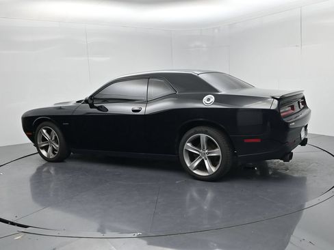 Used 2016 Dodge Challenger R/T RWD image 5