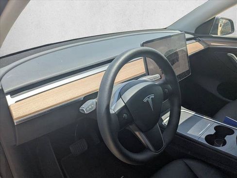 Used 2023 Tesla Model Y Long Range AWD/4WD image 11