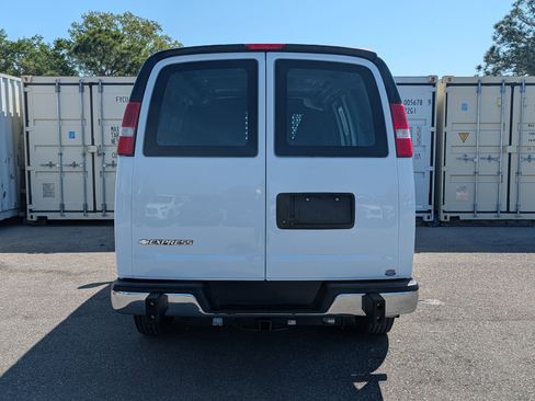 Used 2020 Chevrolet Express 2500 w/ Driver Convenience Package image 5