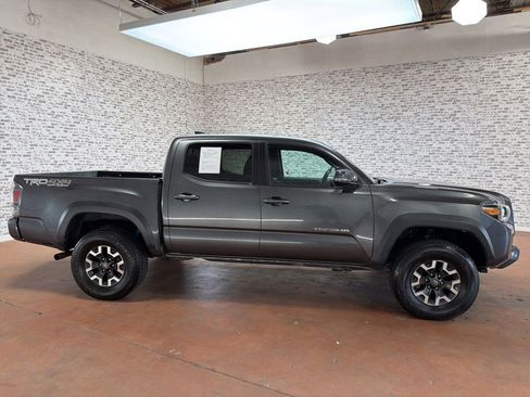 Used 2021 Toyota Tacoma TRD Off-Road w/ Technology Package AWD/4WD image 8