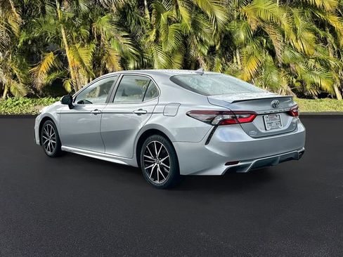 Used 2023 Toyota Camry SE image 7
