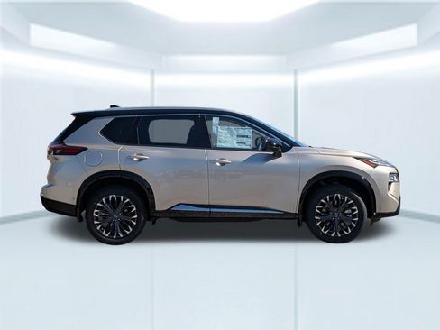 New 2026 Nissan Rogue Platinum w/ Tech Package AWD/4WD image 8