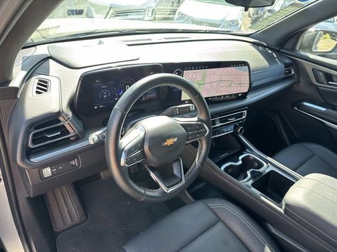 Certified 2025 Chevrolet Traverse LT image 19