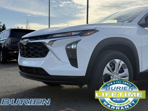 New 2026 Chevrolet Trax LS image 38