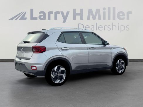 New 2026 Hyundai Venue SEL FWD image 8