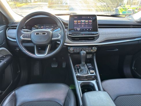 Used 2022 Jeep Compass Latitude w/ Sun and Sound Group image 10