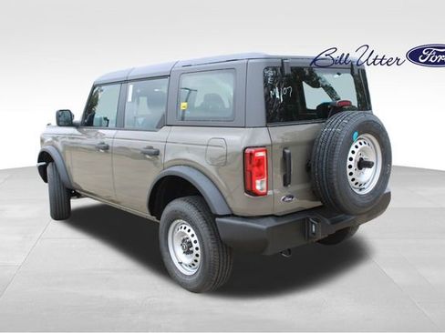 New 2025 Ford Bronco 4-Door image 4