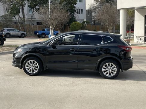 Used 2021 Nissan Rogue Sport S image 3