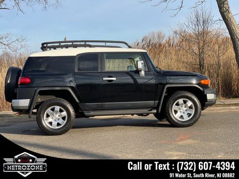 Used 2007 Toyota FJ Cruiser 4WD image 7