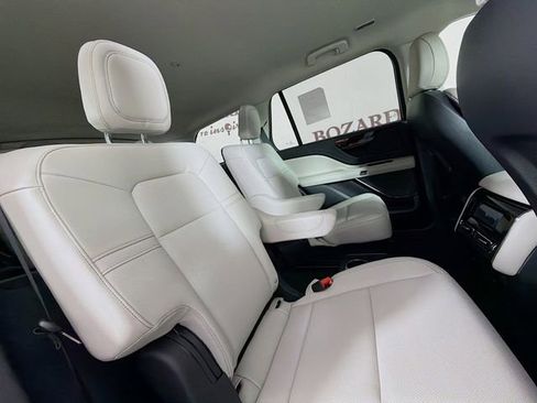 New 2026 Lincoln Aviator 2WD image 32