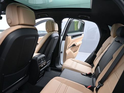 New 2026 Porsche Cayenne S image 21