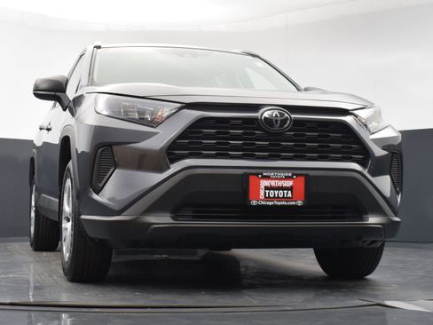 Used 2021 Toyota RAV4 LE image 28