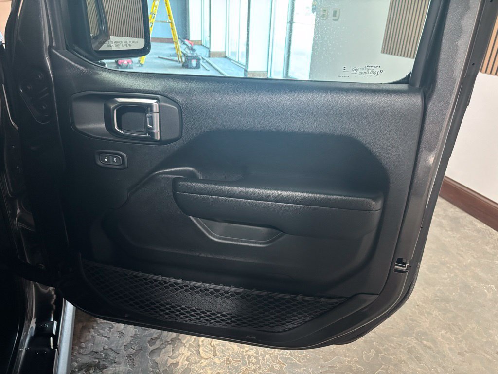Used 2023 Jeep Wrangler Unlimited AWD/4WD image 18