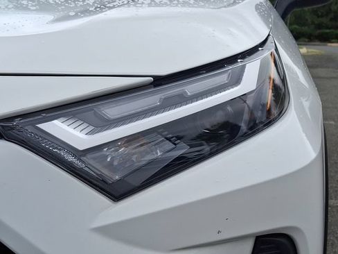 Used 2024 Toyota RAV4 LE AWD/4WD image 9