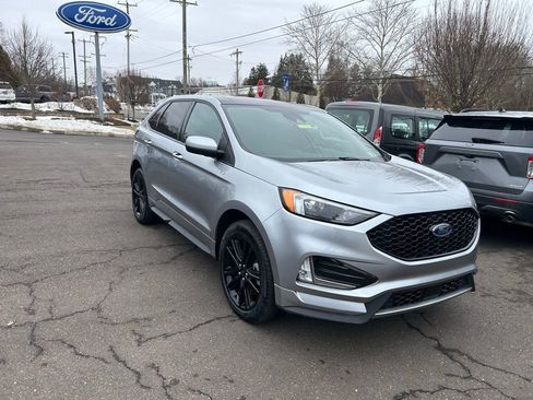 Certified 2023 Ford Edge ST-Line image 3