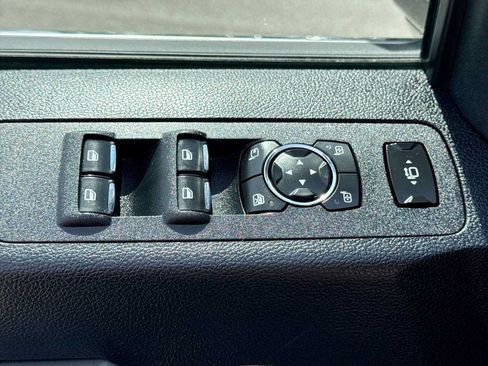 Used 2017 Ford F250 Platinum w/ Platinum Ultimate Package AWD/4WD image 17