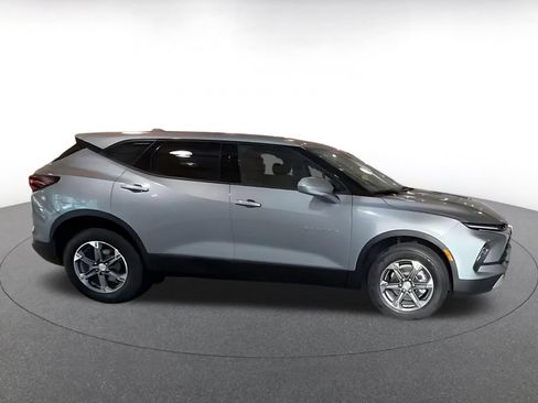 Used 2025 Chevrolet Blazer LT FWD image 15