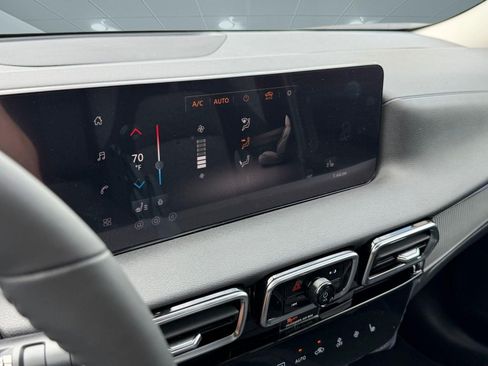 New 2026 Nissan Sentra SV w/ SV Convenience Package FWD image 27
