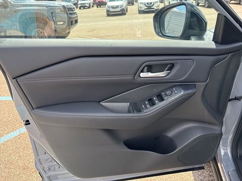 New 2026 Nissan Rogue SV AWD/4WD image 10