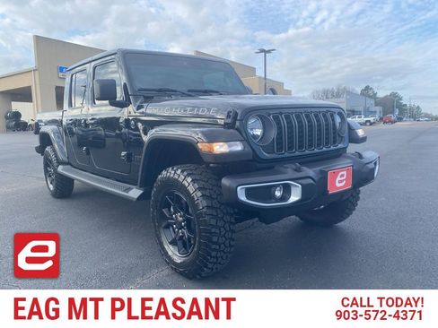 Used 2025 Jeep Gladiator Sport image 1