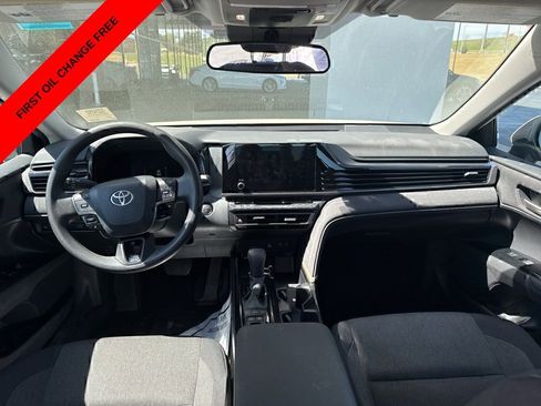 Used 2025 Toyota Camry LE FWD image 12