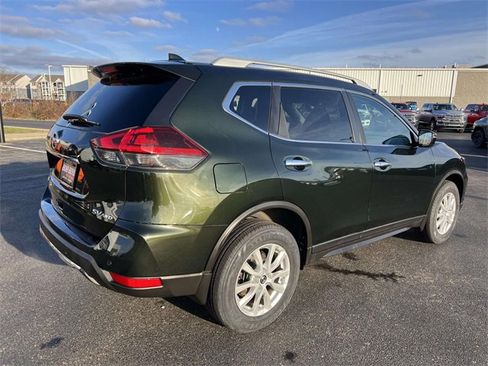 Used 2020 Nissan Rogue SV image 7