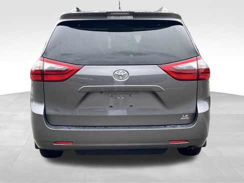 Used 2020 Toyota Sienna LE AWD/4WD image 8