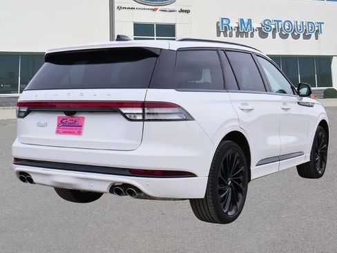 Used 2025 Lincoln Aviator Reserve w/ Jet Appearance Package image 11